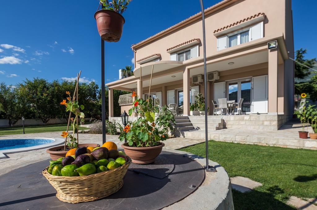 Apartments Raskovic Radanovići Exterior foto