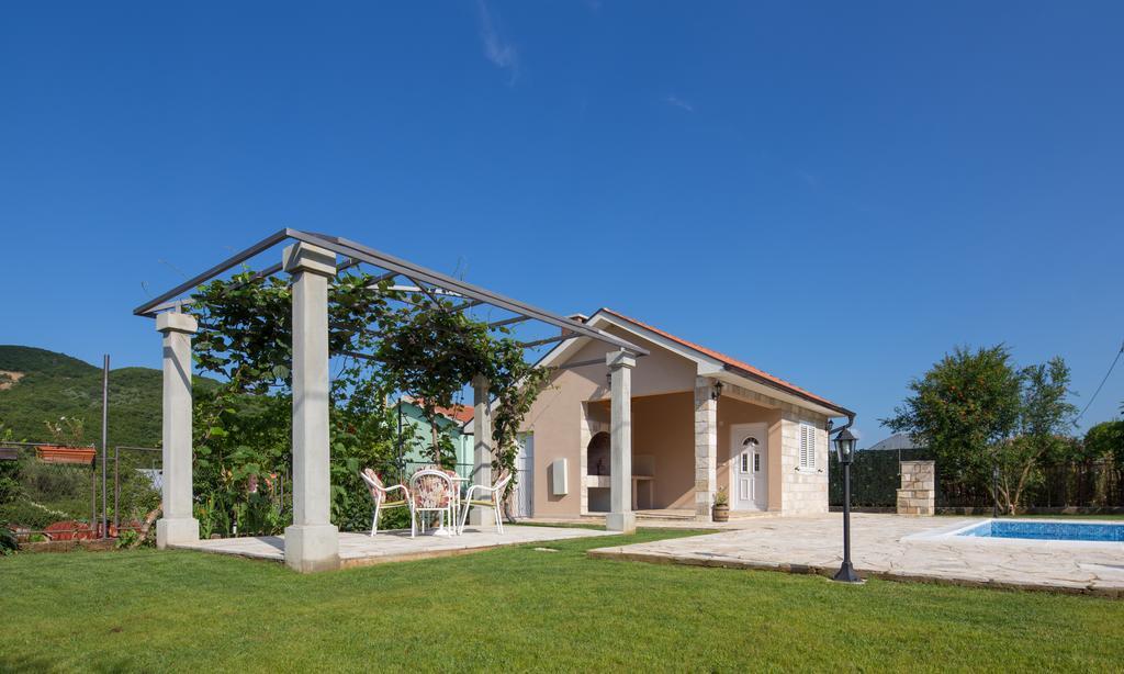 Apartments Raskovic Radanovići Exterior foto